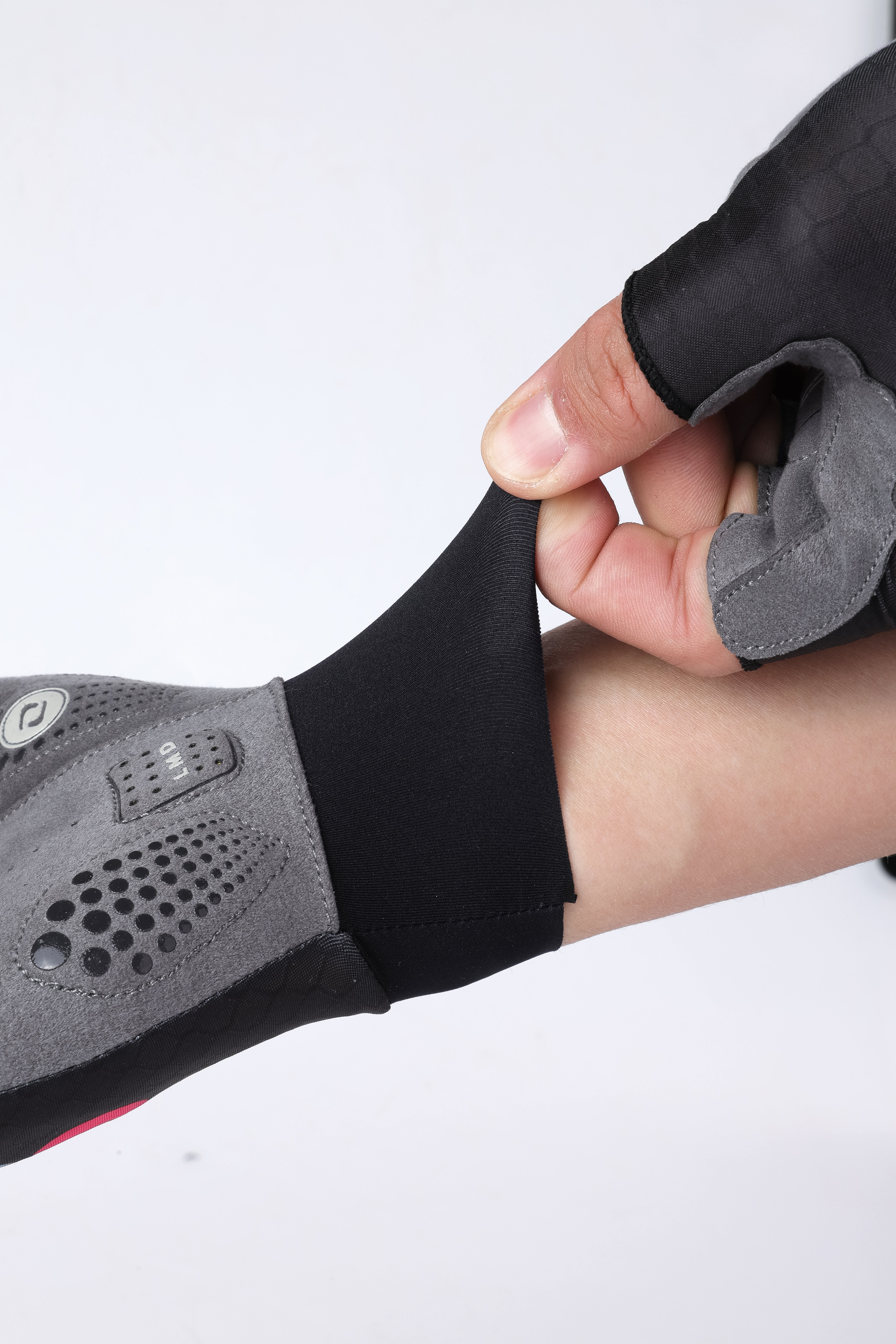 2046 Half-Finger Cycling Gloves